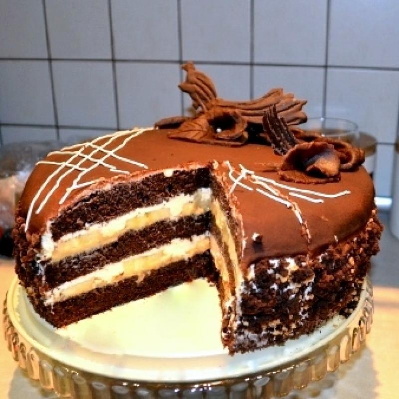 Bezglutenowy tort czekoladowo-bananowy