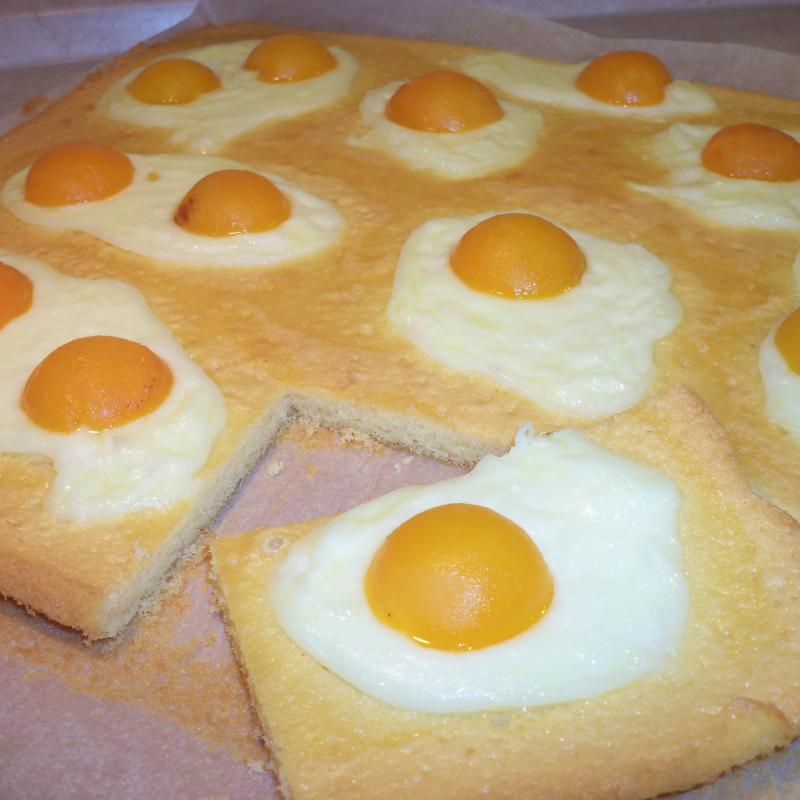 Wesołe ciasto pełne jajek